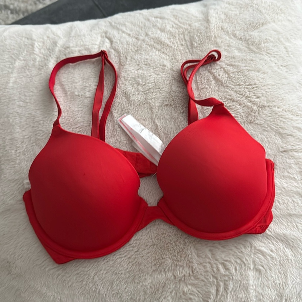 PINK Wear Everywhere t-shirt bra lightly lined 32C